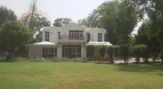 Mini 4 BHK Semi Furnished Farmhouse for Corporate in DLF Chattarpur for Rent/Lease