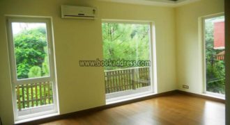Semi Furnished Defence Colony 3 BHK Apartment/Flat for Rent/Lease