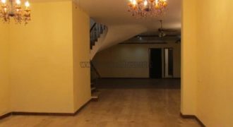 3 BHK Semi Furnished Apartment/Flat Greater Kailash-2 for Rent/Lease