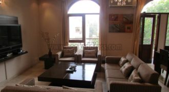 Top Floor 3 BHK Apartment/Flat Defence Colony for Rent/Lease