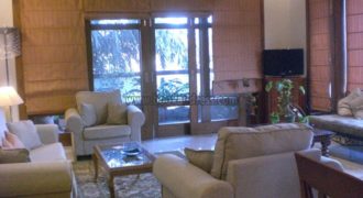 Service/Furnished 2 BHK Apartment Vasant Vihar for Rent/Lease