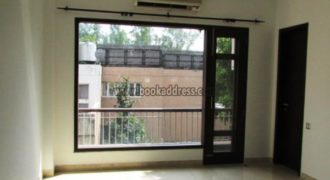 Semi Furnished 3 BHK Apartment/Flat Vasant Vihar for Rent/Lease