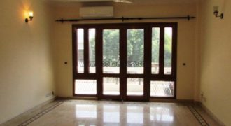 Elegant 4 BHK Semi Furnished Apartment/Flat Vasant Vihar for Rent/Lease