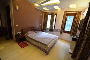 3 BHK Furnished Apartment Gulmohar park Rent Lease (5)